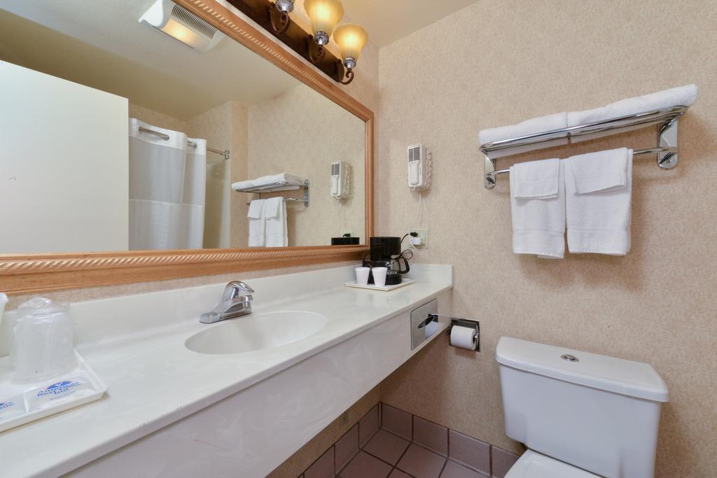 Americas Best Value Inn San Jose Convention Center Екстериор снимка