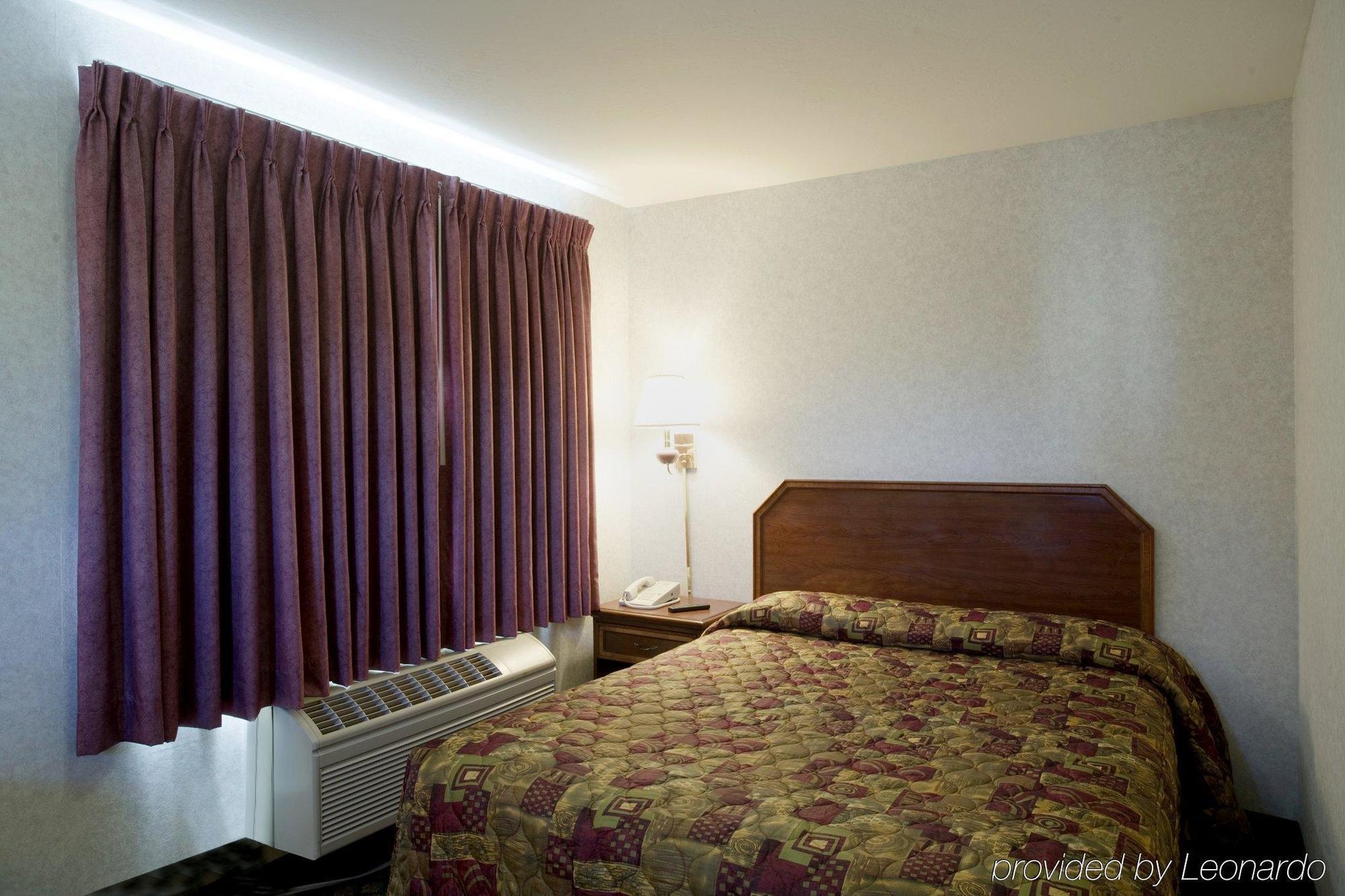 Americas Best Value Inn San Jose Convention Center Стая снимка