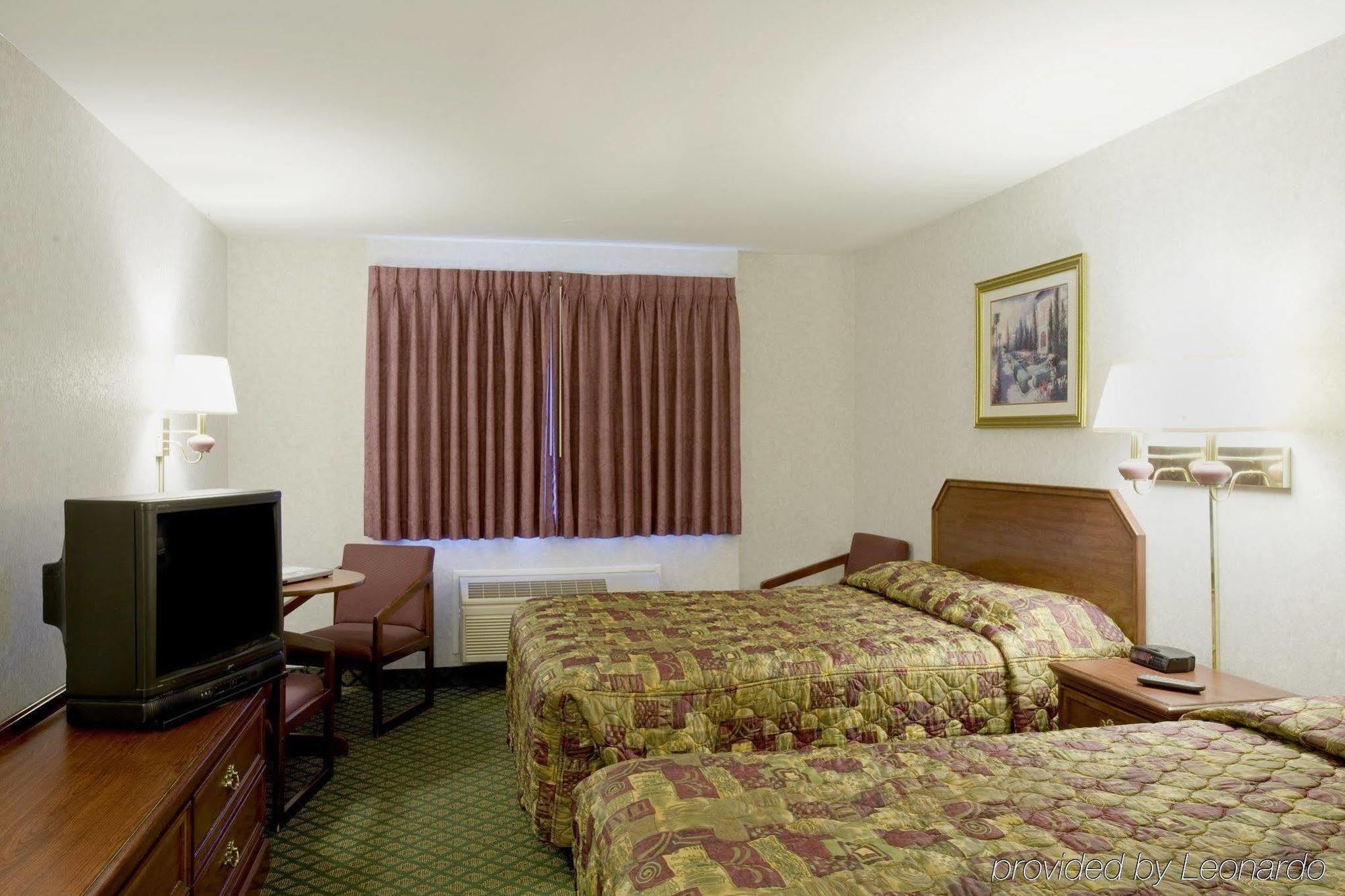 Americas Best Value Inn San Jose Convention Center Стая снимка